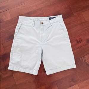 Vineyard Vines Men's Breaker Shorts in light blue and white stripe men’s size 30